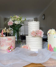 Load image into Gallery viewer, Bespoke cakes
