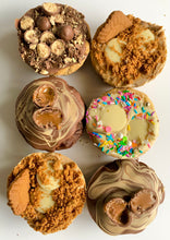 Load image into Gallery viewer, Deep dish cookie box of 6
