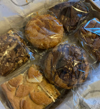 Load image into Gallery viewer, Box of 6 Mixed Treats