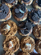 Load image into Gallery viewer, Mixed box of vegan deep  dish cookies