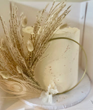 Load image into Gallery viewer, Bespoke cakes