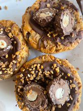 Load image into Gallery viewer, Mixed box of vegan deep  dish cookies