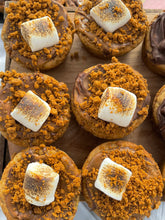 Load image into Gallery viewer, Vegan Biscoff s’mores deep dish cookie