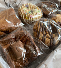 Load image into Gallery viewer, Box of 6 Mixed Treats