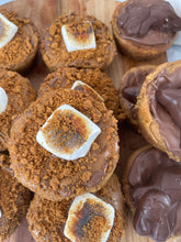 Load image into Gallery viewer, Mixed box of vegan deep  dish cookies