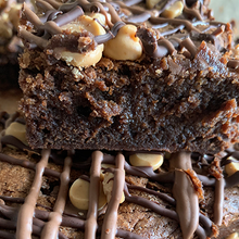 Load image into Gallery viewer, Reese's Peanut Butter Brownie