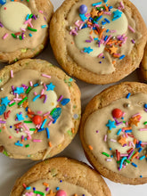 Load image into Gallery viewer, Funfetti Deep Dish Cookie