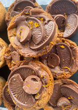 Load image into Gallery viewer, Chocolate orange deep dish cookies

