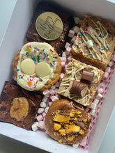 Load image into Gallery viewer, Box of 6 Mixed Treats
