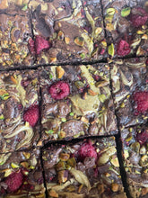 Load image into Gallery viewer, Raspberry and pistachio brownie
